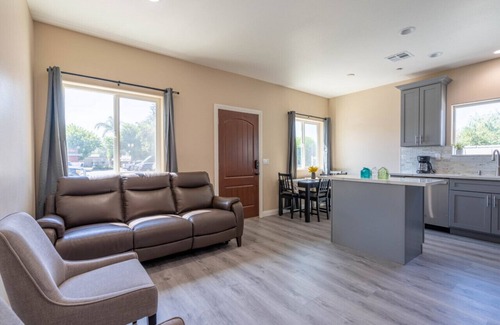Bonita House | New Built, Cozy Home - 2bdrm, 2 bath