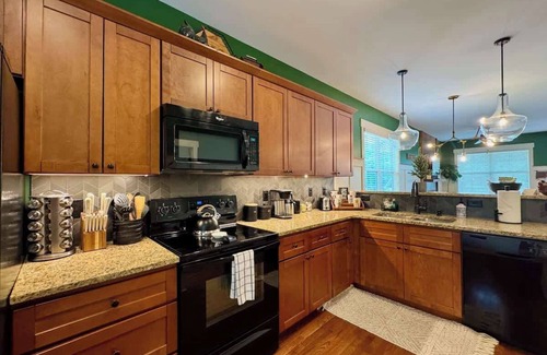 Swannanoa House | NEW: Byrd Bungalow - EPIC Views - Discover Luxury!
