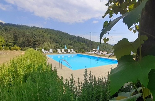 San Romano in Garfagnana Villa | New! Converted farmhouse, ideal for groups. Mountain views. Private pool!