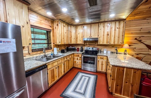 Mountain View Cabin | New Cabin just minutes from Sylamore Creek and close to town!