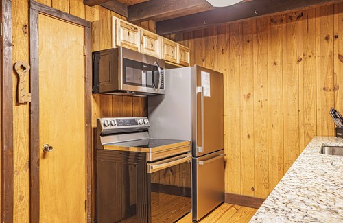 Lake Lure Cabin | New Cabin walking distance to Lake Lure Beach and minutes from Chimney Rock.
