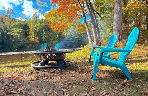 Town of Hope Cabin | NEW! Cabin with gazebo on the river! 111A