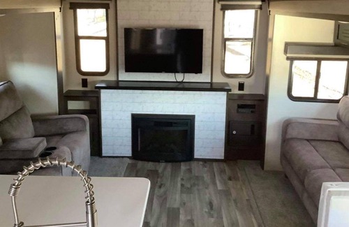 Wilburn House | New Camper on Private Property with Atv and Fishing