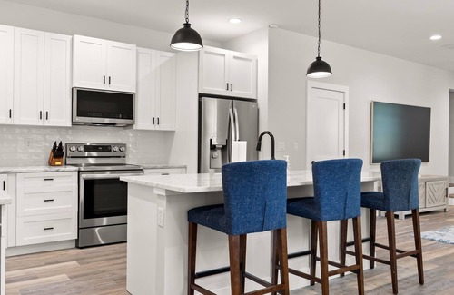 Tampa House | NEW! Casa Cereza - Stunning New Build In Old Tampa