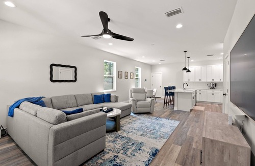 Tampa House | NEW! Casa Cereza - Stunning New Build In Old Tampa