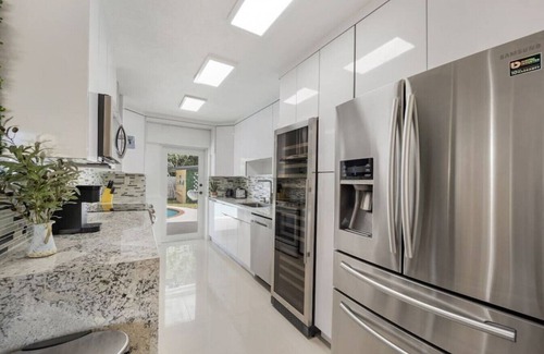 West Park House | NEW Casa Maui I 10min to beach I Pool I 18 Sleeps