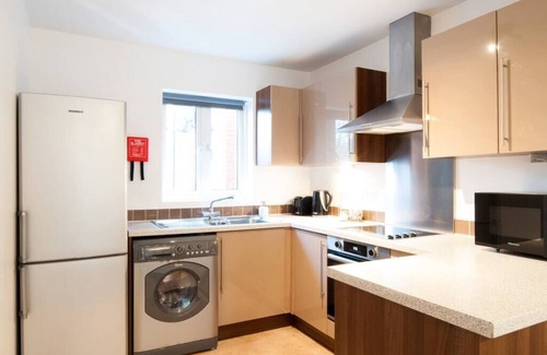 Derby Apartment | *NEW* Central Derby Apt, with Parking - The Vulcan - Sleeps 6