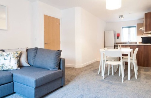 Derby Apartment | *NEW* Central Derby Apt, with Parking - The Vulcan - Sleeps 6