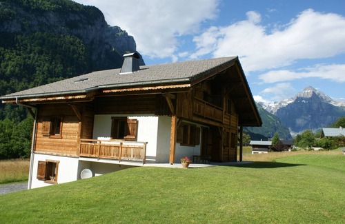 Sixt-Fer-a-Cheval Ski Chalet | New chalet comfortable for 8-12 people