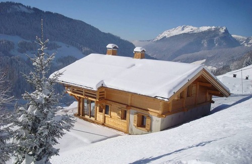 Le Grand-Bornand Ski Chalet | New chalet facing the Aravis, calm, sun