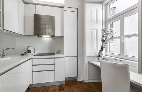 Bairro Alto House | NEW! Charm that's difficult to resist. W/garage.