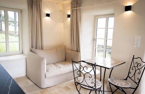 Carantec Cabin | New! Charming 18th-century pavilion