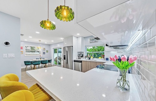Pompano Beach Villa | New Charming 3-bedroom villa with salt water pool/3mile to beach.