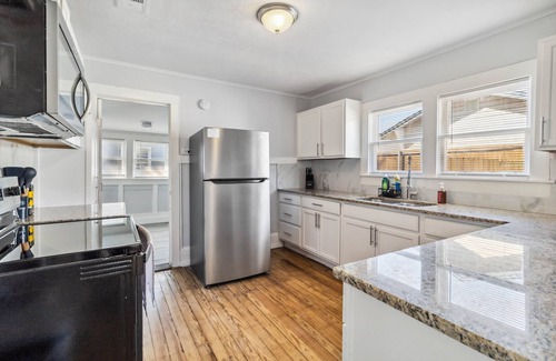 McKinney House | NEW! Charming Bungalow in McKinney – Walk to Downtown