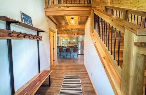Waterfront Greens House | New: Charming Cabin Home with Free Golf + More