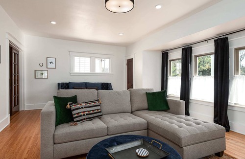 Clifton Apartment | New! Charming City Condo! Walkable & Chic!