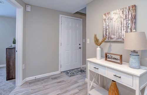 Lindenwald House | New Charming & Comfy~Walk to Restaurants~Backyard!