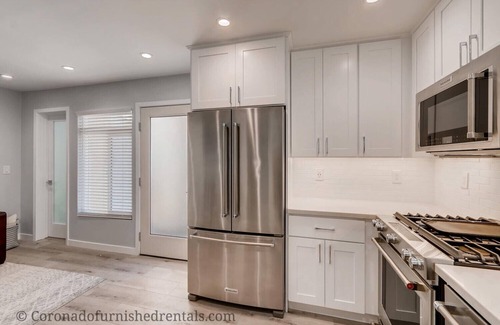 Coronado Apartment | NEW! Charming Costal Island Getaway, sleeps 4, Dog Friendly!