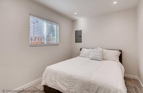Coronado Apartment | NEW! Charming Costal Island Getaway, sleeps 4, Dog Friendly!