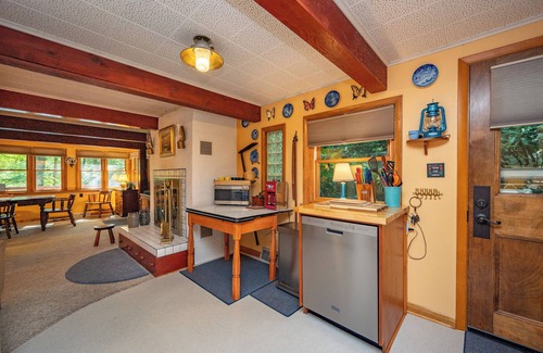 Swanton House | New! Charming Hideaway w/Hot Tub, Fire Pit & Dock