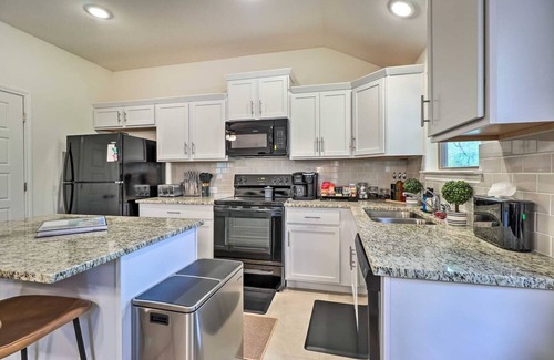 Granite Shoals House | New Charming Hill Country Home next to Lake LBJ