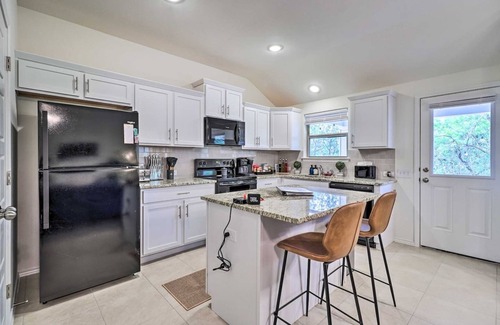 Granite Shoals House | New Charming Hill Country Home next to Lake LBJ