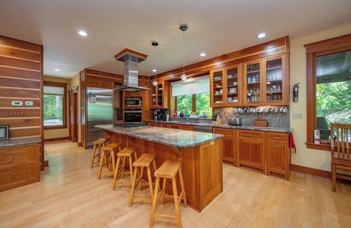 Oakland House | New! Charming Lakefront w/Dock & Mountain Views