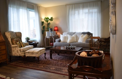 Kenmore Cottage | New Charming Lakeview Cottage in Downtown Kenmore