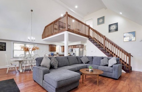 Briar Crest Woods Ski Chalet | NEW!Charming Pocono Chalet w/ gaming loft, close to skiing, private lake, hiking