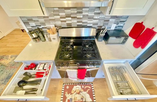 Riverview West House | New Charming Spacious Disneyland Pool Home