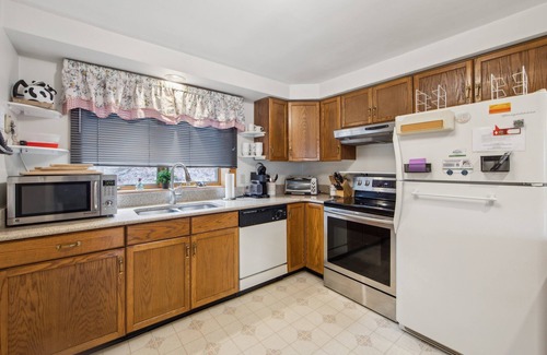 North Creek House | NEW! Chatiemac 42F - Quiet & Cozy 3-Bedroom Retreat