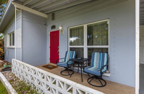 Dunedin House | NEW!Cheerful 2BD Home|DOGS OK| Mins Drive to Beach