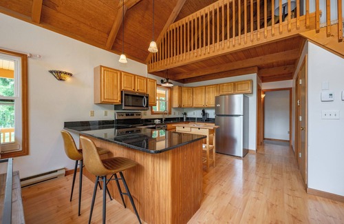 Accident House | New! Chic Cabin w/Hot Tub, Trails & Dog Friendly