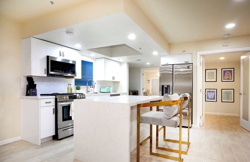 Racquet Club Estates House | New Chic Remodel w/Heated Pool, Jacuzzi, Mini Golf, Bikes, Dry Bar, Coffee Bar