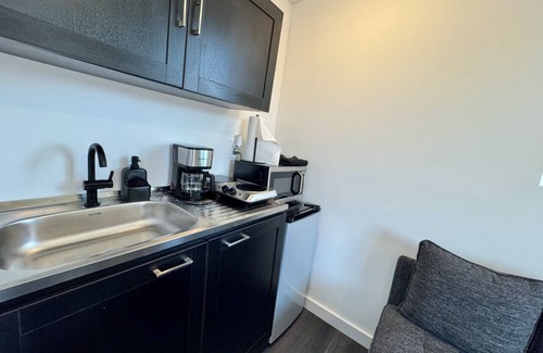 Garfield Apartment | New City Loft Cozy With Backyard Unit C