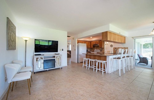North Naples House | New, clean and spacious house in Central Naples, close to beach, Pet friendly!