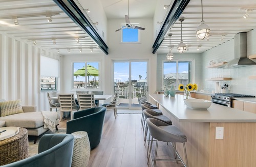 Shibui Sands House | New Coastal Container Home! Pet friendly, Pool, walking distance to the beach