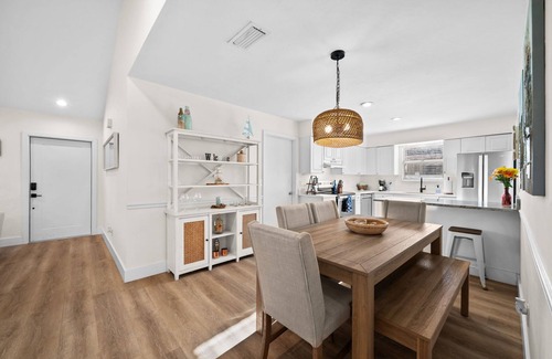 Naples Park House | NEW! Coastal Retreat - Near Beach & Mercato Naples