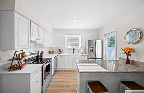 Naples Park House | NEW! Coastal Retreat - Near Beach & Mercato Naples