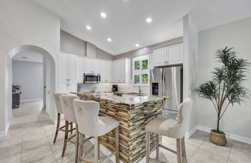 Naples Park House | New Coastal Retreat | Pool | Bikes | Beach Gear