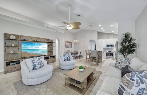 Naples Park House | New Coastal Retreat | Pool | Bikes | Beach Gear