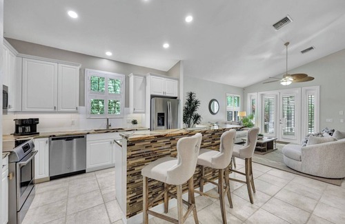 Naples Park House | New Coastal Retreat | Pool | Bikes | Beach Gear