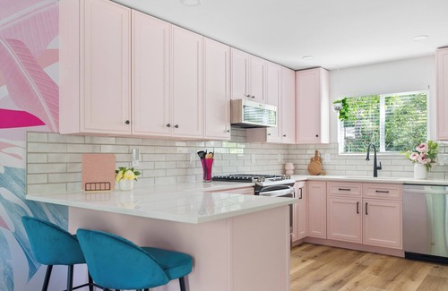Austin House | NEW Colorful, IG Worthy Dreamhouse - Sleeps 8