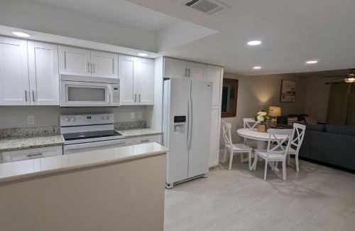Iona Apartment | NEW condo! Just 15 min to Ft Myers and Sanibel beach! Great Location!