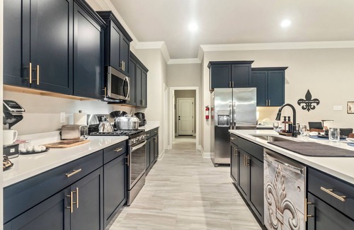Lake Charles House | New Const 3 King Beds