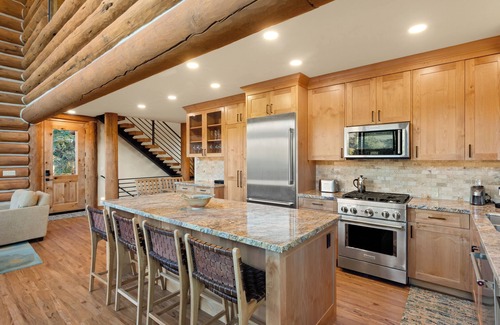 Mountain Village House | New Construction Mountain views 4 Bedroom, Amazing Hot Tub!