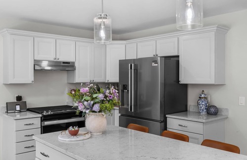 Narragansett House | New Construction 3 blocks from Boone St. and walkable to ocean wall.