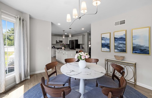 Narragansett House | New Construction 3 blocks from Boone St. and walkable to ocean wall.