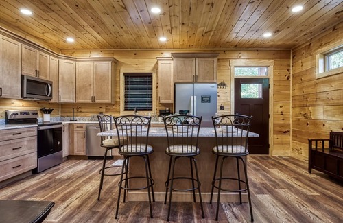 Wears Valley Cabin | New Construction - 4bed 3.5 Bath in Beautiful Wears Valley!