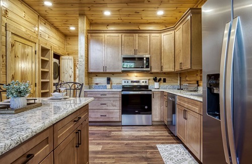 Wears Valley Cabin | New Construction - 4bed 3.5 Bath in Beautiful Wears Valley!